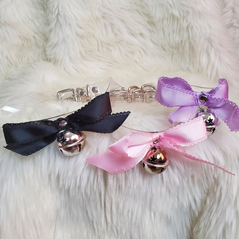 Bell choker with bow